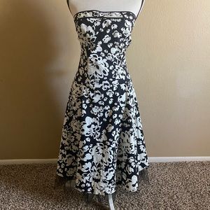 En Focus Studios Floral Black & White Strapless Dress Size 14